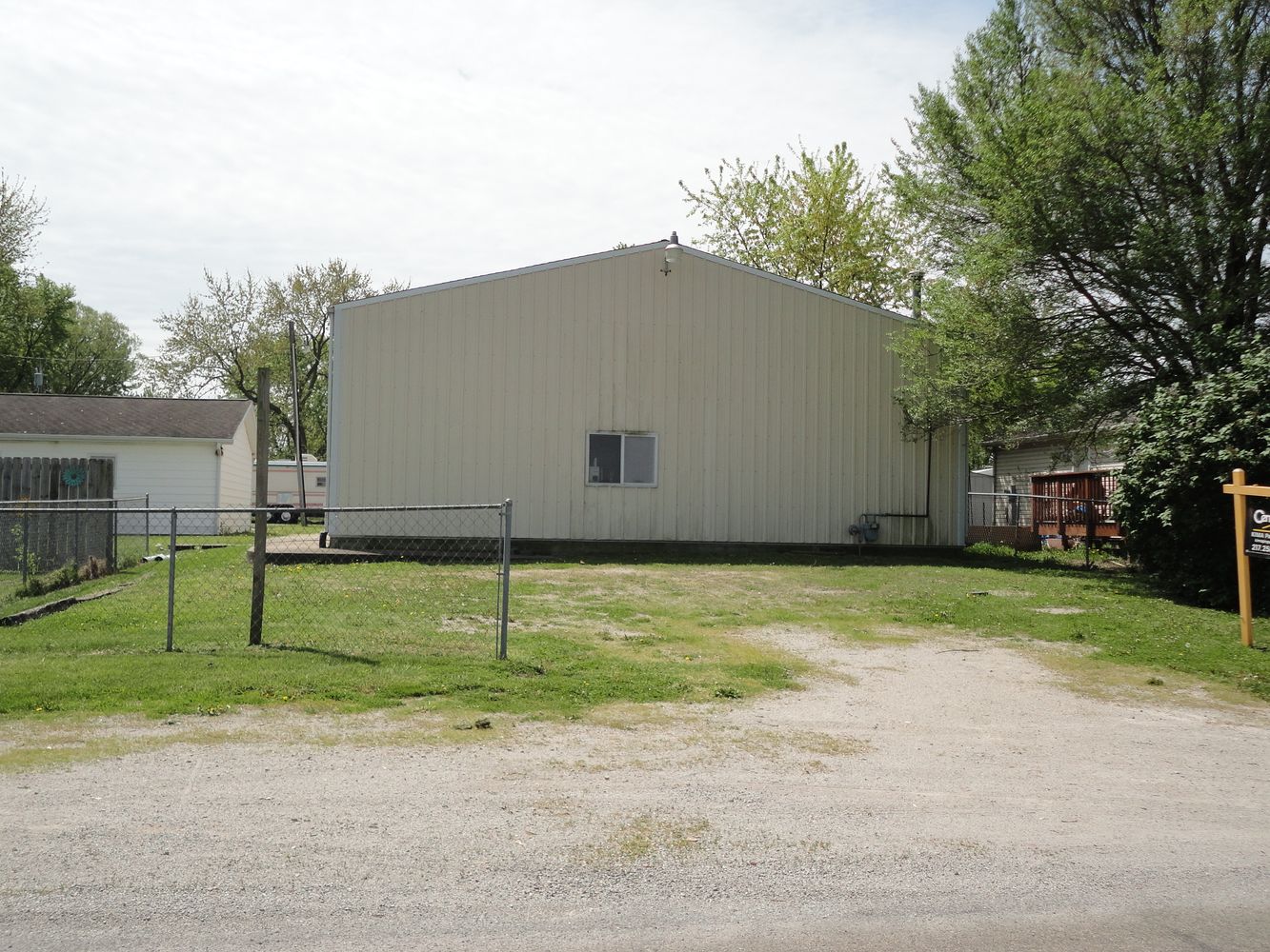 77 Piatt Ave, Mattoon, IL 61938